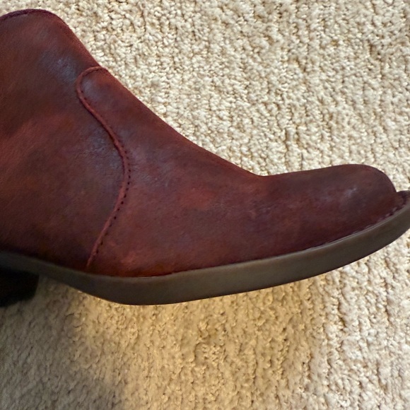 Born Kerri Distressed WesternBurgundy Suede Ankle Booties Size 7.5 M Pre-Owned - Picture 5 of 16